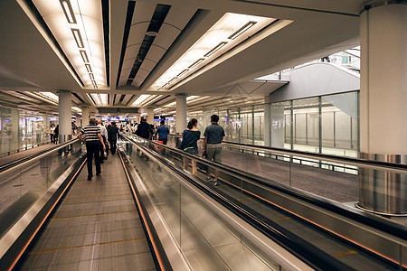 香港机场的电车司机高清图片
