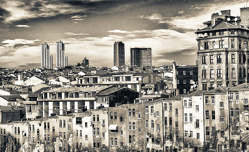 伊斯坦布尔的旧建筑和现代建筑 在美丽的夏日中图片