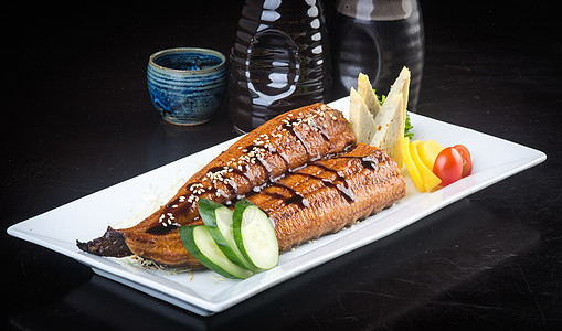 日食美食 在背景上不做或不做美食午餐寿司鳗鱼盘子白色食物餐厅熏制海鲜图片