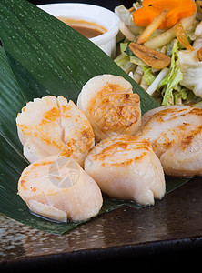 日美菜 烧烤的贝壳鱼餐厅贝类海鲜烹饪美食起动机食物午餐扇贝盘子图片