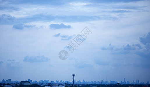 城市中的雨云天空灰色自然灾害风景环境气象暴雨蓝天风暴云天气图片