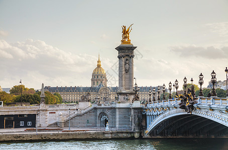 亚历山大三世桥巴黎风格城市旅行雕像建筑学街道吸引力首都雕塑旅游图片