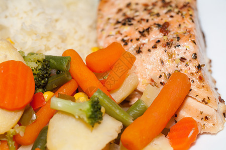 健康饮食 蔬菜鲑鱼和蔬菜鱼片饮食油炸沙拉海鲜柠檬美食用餐盘子食物图片