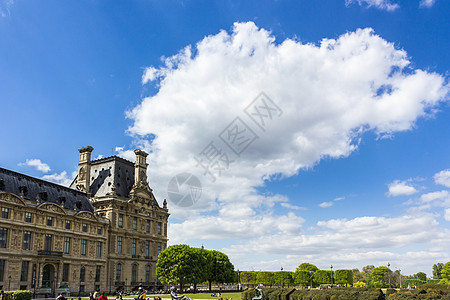 巴黎卢浮宫花园窗户历史玻璃艺术博物馆金字塔游客公园城市图片