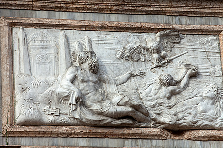从威尼斯的大理石浮雕宽慰钟楼艺术雕塑图片