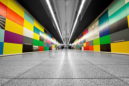 德国慕尼黑地铁站管子红色地铁轻轨城市旅游车站橙子火车民众图片