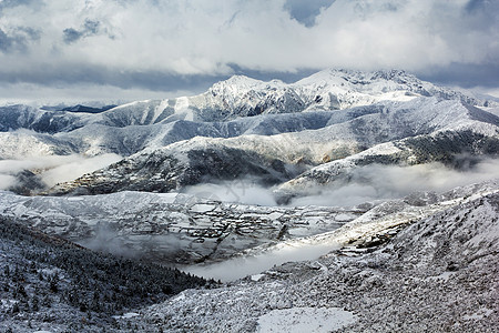 山脊雪雪地景观天空旅游天线白色冒险蓝色风景山脉图片