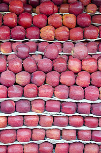 Asia市场中的红苹果 食品水果背景图片