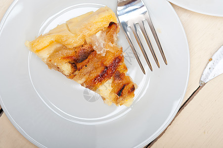 新鲜梨饼棕色美食糕点早餐馅饼木头烹饪营养食谱水果图片