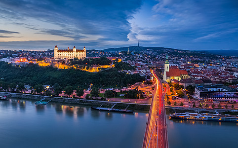 斯洛伐克布拉迪斯拉发首都旅游景观城市生活建筑爬坡公园全景光迹图片
