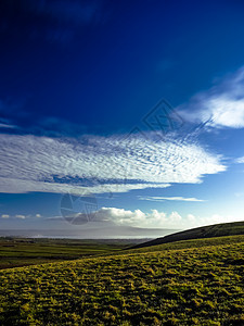 山地地形季节草原场景农场天空阳光国家场地地平线蓝色图片