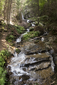 罗多佩斯山的瀑布圣灵和春天风景山沟溪流波纹画幅荒野公园全景流动岩石图片