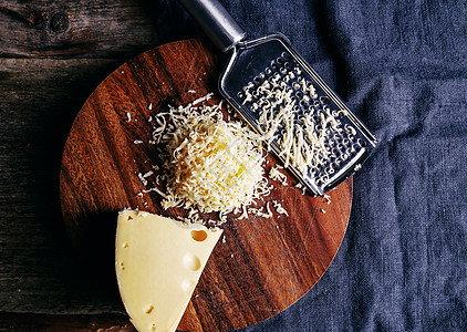 美味奶酪蓝色奶制品厨房三角形烹饪乡村木板产品桌子农场图片