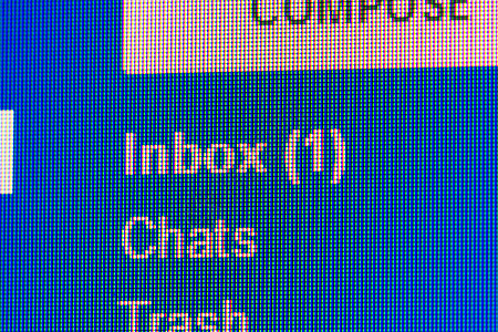 邮箱中的新信件 旧监视器的宏屏幕视图技术互联网光标按钮蓝色收件箱黑色邮件电子报名背景图片