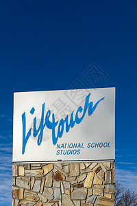 Livetouch 国立学校工作室标志图片