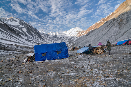 喜马拉雅山基地营地岩石远足多波风景登山干旱山脉帐篷旅行大本营图片