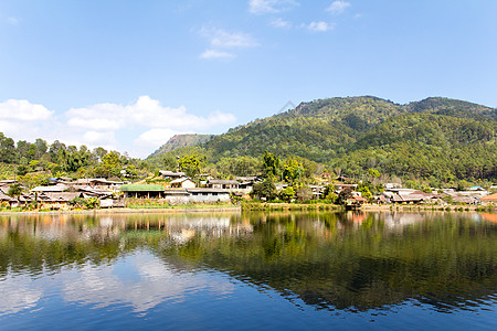 泰国爱好村文化环境难民房子都市旅行村庄地点风光水库图片