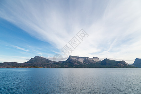 远处的山峰旅游海景天空海岸支撑海岸线美丽石头蓝色海洋背景