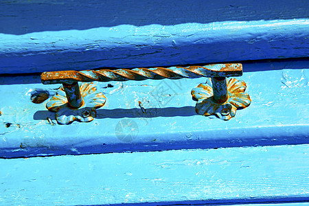 外表房屋和安全锁链中蓝色金属土黑铜保障建筑螺栓入口钥匙指甲出口建筑学古董锁孔图片