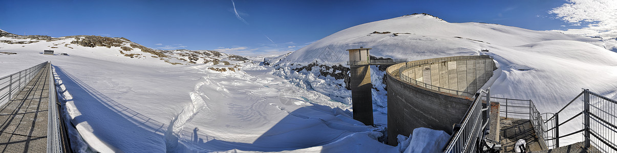 挪威 Trolltunga山脉风景岩石障碍巨魔弹幕全景远足水平图片
