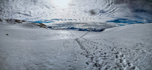 挪威 Trolltunga巨魔风景高山岩石水平全景山脉远足图片