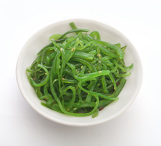 Chuka海藻沙拉盘子白色食物绿色饮食竹卡健康芝麻海鲜背景图片