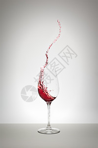 红酒喷洒飞溅运动饮料液体酒杯周年行动奢华庆典酒精图片
