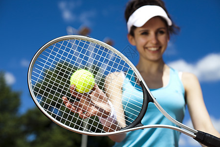 玩网球 自然色彩多彩的音调活动体育棕色法庭训练游戏闲暇女性运动员网球场图片