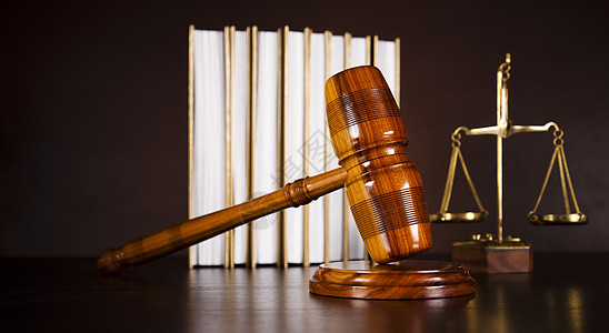 法律和司法概念及司法概念 木制手架起诉法官惩罚刑事仲裁法典立法木头合法性律师图片