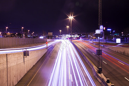 夜间的交通灯背景图片
