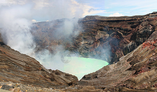 日本麻索山火山洞坑图片