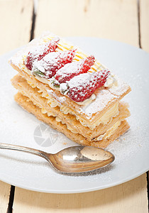 塔尼翁草莓蛋糕甜点庆典点心盘子蛋糕食物糕点酥皮馅饼浆果奶油图片