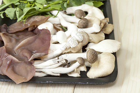 食品包蘑菇和蔬菜木头饮食烹饪营养肉汁食物按钮收成餐厅木板图片