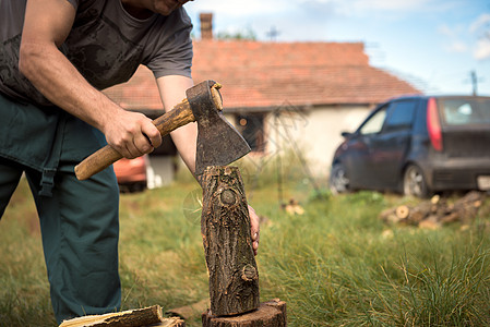 木柴和旧斧头木头木材树干森林工具燃料记录男性橡木男人图片