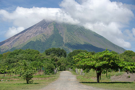 尼加拉瓜火山顶峰国家荒野踪迹乡村泥路森林风景多云农村图片