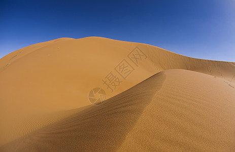 摩洛哥沙漠沙丘 多彩的充满活力的旅行主题勘探闷热阴影沙丘太阳橙子红色沙漠寂寞干旱图片