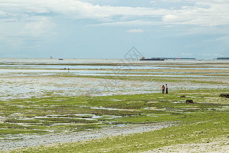 达累斯萨拉姆的海岸海洋波浪场景海滩旅行天空蓝色旅游支撑图片