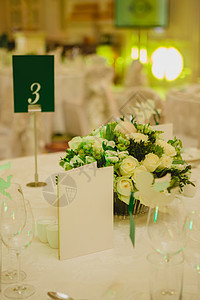 婚礼宴席的优美餐桌装饰餐巾刀具仪式庆典桌布派对风格宴会婚姻图片