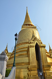 曼谷大宫的金塔装饰品地标历史性建筑学文化金子宗教宝塔纪念碑雕塑图片