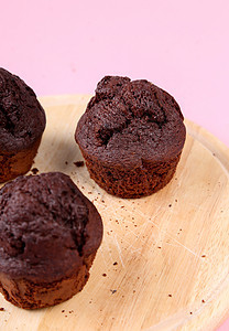 美味松饼甜点木板烹饪食物糕点营养咖啡店巧克力粉色蛋糕图片
