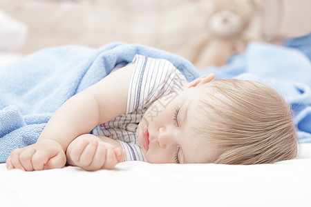 孩子睡觉婴儿睡觉休息生活眼睛金发蓝色卫生孩子新生童年毯子背景