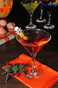 鸡尾酒万圣节饮料风格玻璃传统液体鸡尾装饰冷藏庆典服务图片