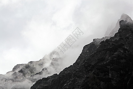 在喀尔巴阡山脉庇护所岩石丘陵风景季节高度气候山脉石头环境图片