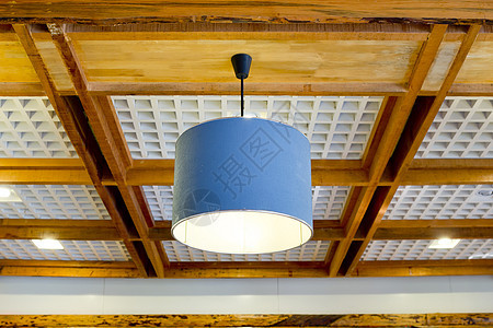木天花板上现代蓝色挂灯想像力艺术力量知识金属发明吊灯智力活力黑色图片