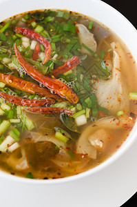 中国风格汤蔬菜白色猪肉食物辣椒美食香料图片