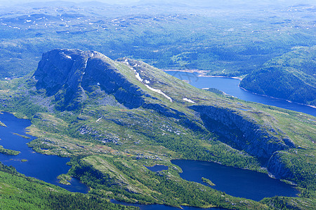 达蓬山在阳光明媚的夏日 高塔托蓬山全景风景摄影师荒野环境蓝天照片天蓝色自由蓝色云盖背景