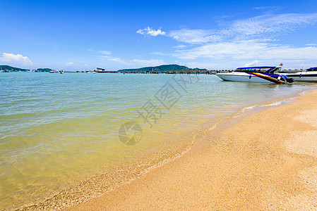 泰国普吉海滩港区支撑快艇景点港口旅游码头热带天空蓝色地平线图片