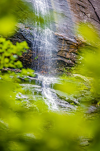 日夏期间的山脊坚果瀑布公园日光烟囱岩石诱惑石头跑步滴水风光山脉图片