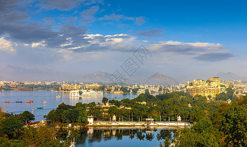 Udaipur Pichola湖和市宫全景-拉杰斯特图片