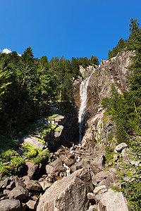雷金娜德尔拉戈阿达米洛特伦托 意大利岩石石头溪流花岗岩荒野森林旅行蓝色公园树木图片